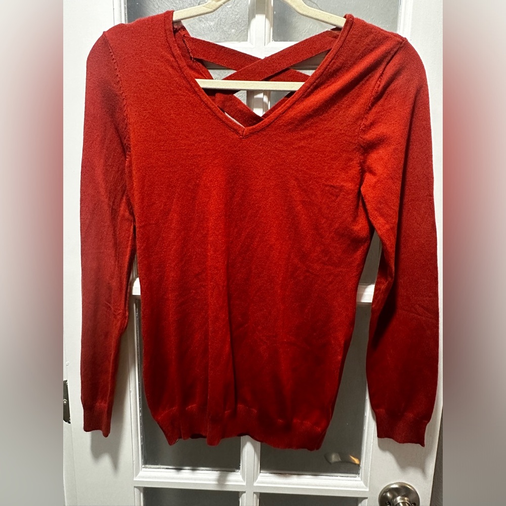 NWOT LOVE ELLIE Mia Back Detail Sweater - Picture 2 of 5